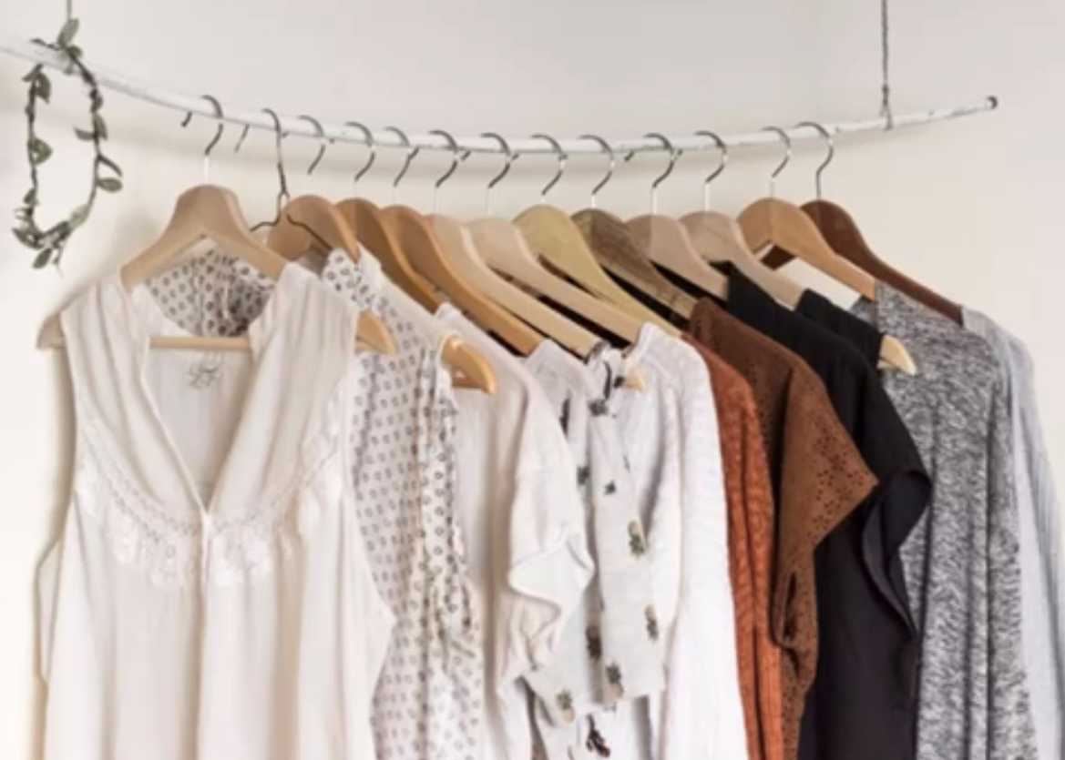 Second hand clothes image